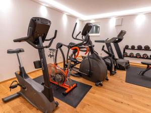 Posilňovňa alebo fitness centrum v ubytovaní Kaminzimmer Suite