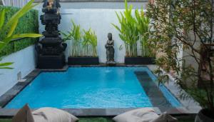 Bazén v ubytování Chua Guest house Canggu nebo v jeho okolí
