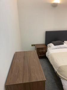 Katil atau katil-katil dalam bilik di Oxford Street Two Bed Apartment