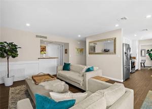 3BR Desert Oasis: King Bd W/POOL