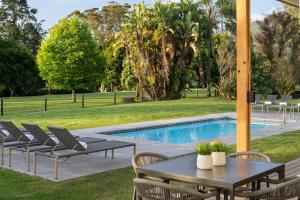 Bazén v ubytování Protea Hotel by Marriott George King George nebo v jeho okolí