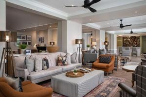 Posezení v ubytování Protea Hotel by Marriott George King George