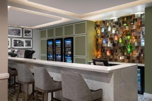 Lounge nebo bar v ubytování Protea Hotel by Marriott George King George