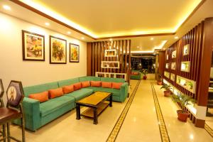 Ruang duduk di Hotel Eco Tree Pokhara