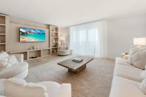 A television and/or entertainment centre at Oceanview Private Condo at 1 Hotel & Homes -1122