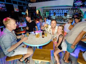 Hosté ubytování Mad Monkey Panglao