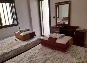 Posezení v ubytování Stunning 4-Bed Apartment in Ain Saadeh