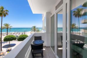 Balkón alebo terasa v ubytovaní Marisol Beach Marbella and Sea View Apartment