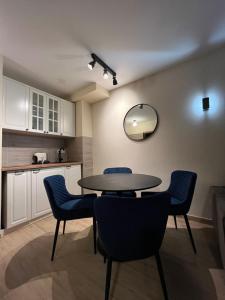 Apartman Aspen Divcibareにあるキッチンまたは簡易キッチン