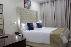 Katil atau katil-katil dalam bilik di Golden Tulip Hotel- Evergreen Port Harcourt