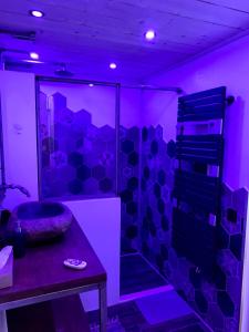 TV a/nebo společenská místnost v ubytování Brooklyn Apartment - Clim- Carnot/Ramblas 250m + 4 fotografie