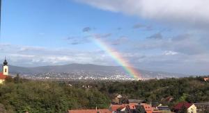 En generel udsigt til bjerge eller udsigt til bjerge taget fra lejligheden