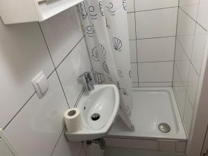 Łazienka w obiekcie Raisa Apartments Lerchenfelder Gürtel 30