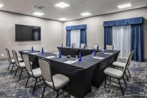 DoubleTree by Hilton Monroe Township Cranbury商务区和/或会议室