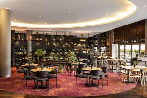 Reštaurácia alebo iné gastronomické zariadenie v ubytovaní Vienna House by Wyndham Andel's Cracow