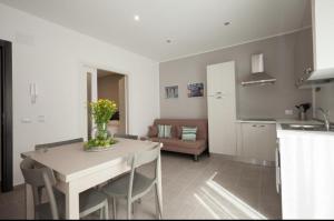 Køkken eller tekøkken på Holiday House Vitruvian + 10 billeder