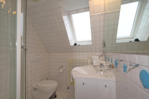 Ένα μπάνιο στο Haus Krauthahn DG +6 φωτογραφίες