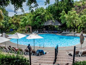 The swimming pool at or close to Mount Amanzi