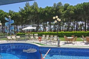 Bazén v ubytování Hotel Meripol nebo v jeho okolí