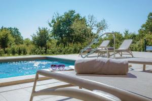 Bazén v ubytovaní Villa Frida in Vizinada, Poreč by Istrabook alebo v jeho blízkosti