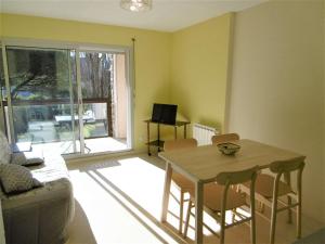 Posedenie v ubytovaní Appartement 2 à 4 personnes à 100 m de la mer - Gwendal