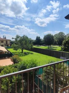 Κήπος έξω από το Rovato entire apartment in the capital of Franciacorta