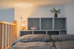 Ліжко або ліжка в номері Newly renovated apartment in Wenceslas square