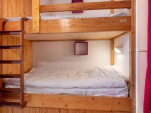 Krevet ili kreveti na sprat u jedinici u okviru objekta Studio Gourette, 1 pièce, 4 personnes - FR-1-400-4