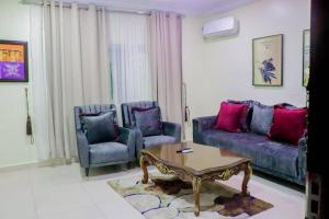 Ruang duduk di Golden Tulip Hotel- Evergreen Port Harcourt