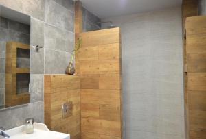 Koupelna v ubytování Thess1home Apartments + 38 fotografií