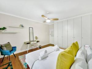 Gallery image of Spacious Two Bedroom Apartment in Newlands in Cape Town