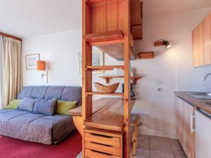 Katil dua tingkat atau katil-katil dua tingkat dalam bilik di Studio Val-d'Isère, 1 pièce, 3 personnes - FR-1-694-76