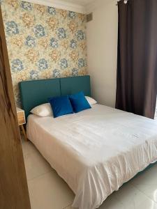 Postel nebo postele na pokoji v ubytování Zenith Apartment A20