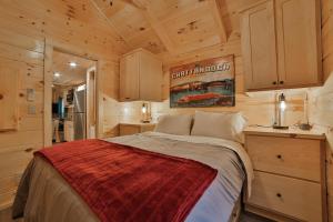 Gallery image of Pops Cabin Lookout Mountain Luxury Tiny Home in Chattanooga