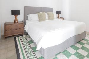 Gallery image of Casa Monarcas - María Teresa (with AC) in Guadalajara +11 photos