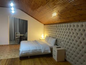 Voodi või voodid majutusasutuse four generation hotel toas
