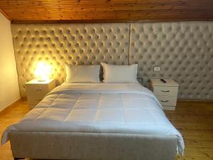 Voodi või voodid majutusasutuse four generation hotel toas