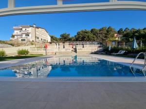 The swimming pool at or close to Apartamentos La Toja