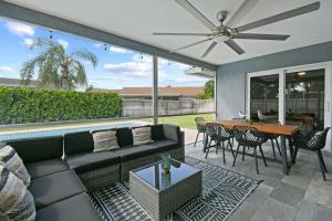 Χώρος καθιστικού στο 5BR Wellington Equestrian Retreat