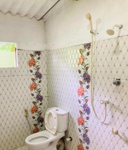 Et badeværelse på Mangroves homestay