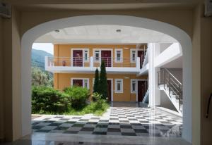 Budova, kde se aparthotel nachází