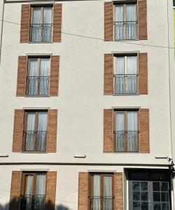 a building with many windows on the side of it at Sareban Hotel Istanbul in Istanbul