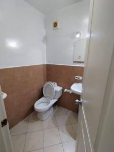 Kúpeľňa v ubytovaní Atacames Hermosa Vista y Comodidad