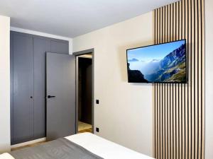 TV i/ili zabavni centar u objektu Luxe&Modern In Canillo, 1 Min Walk To Slopes l by BonesVacances