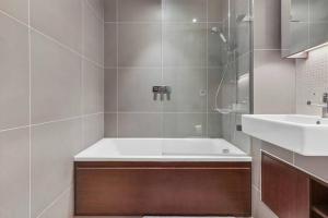 Lake View Hackney Two Bed tesisinde bir banyo