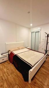 um quarto com duas camas num quarto em F2 Haut-standing millenium em Bir el Djir