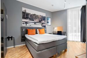 Llit o llits en una habitació de Aiden by Best Western Stockholm Arlanda Airport