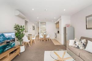 Ruang duduk di Balfours Inner City Seclusion