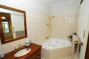 Un baño de The Fernglen Forest Retreat