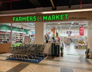 Supermarket nebo jiné obchody v  apartmánu nebo okolí